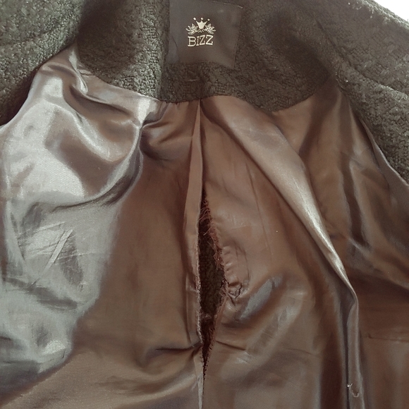 Bizz Jacket - Picture 12 of 12
